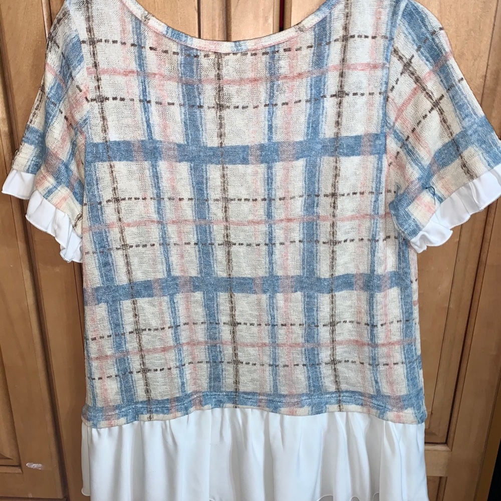 🆕 SALE❗️Cream Plaid Ruffle Top - Picture 6 of 7